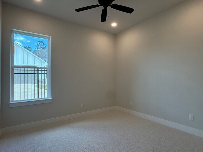 Building Photo - 9248 Villas Ct