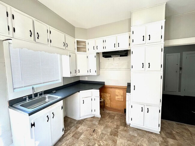 Building Photo - New On The Market!! Will not last long at this price. Better Hurry!!