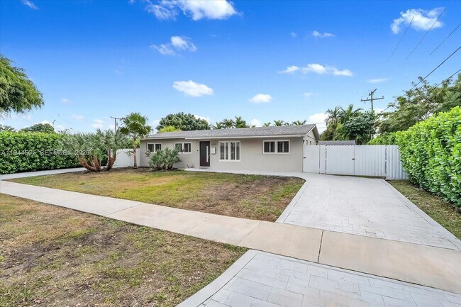 Building Photo - 10330 SW 51st St