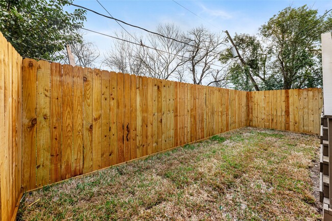 Building Photo - 5107 Groveton St