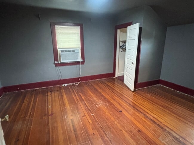 Building Photo - 106 E Sevier Ave