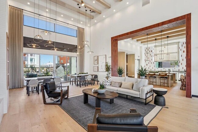 Building Photo - 1161 E O'Neil Dr