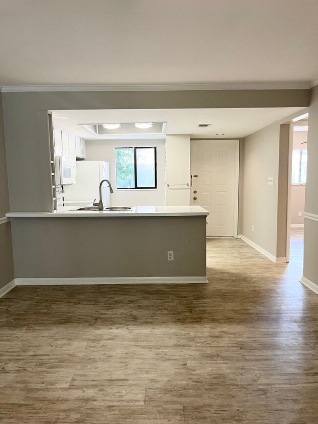Building Photo - Two Bed, Two Bath Condo at Windsor Crossing