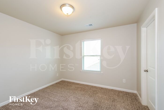 Building Photo - 166 Magnaview Dr