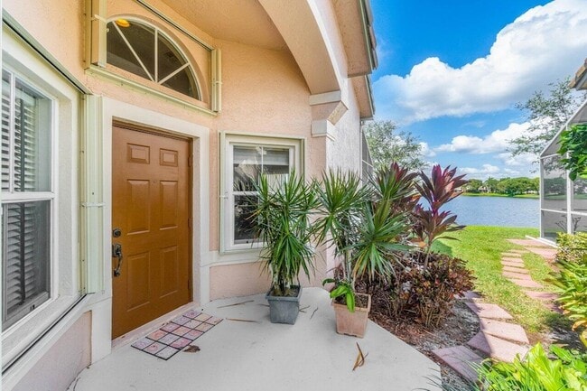 Building Photo - 10679 Lake Shore Dr