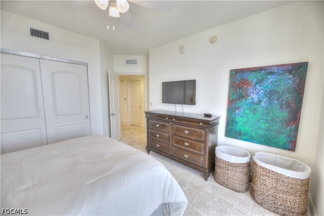 Building Photo - 2090 W First St