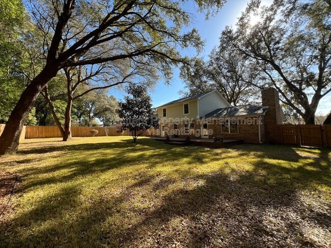 Building Photo - 6004 Players Pl