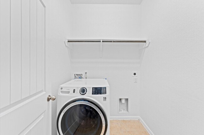 Building Photo - 5610 Glenfield Spring Ln