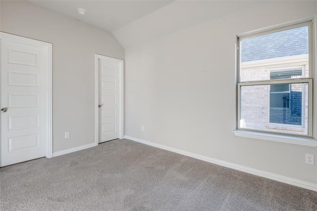 Building Photo - 1125 W Yarrow Ave