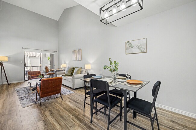 Building Photo - 9450 N 94th Pl