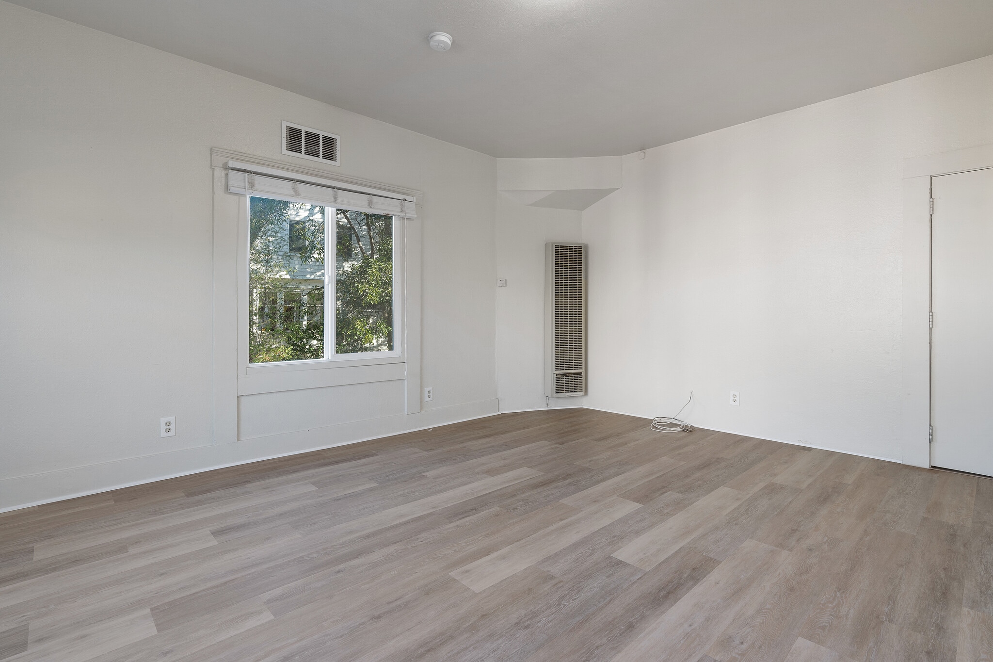 Building Photo - 537 33rd St