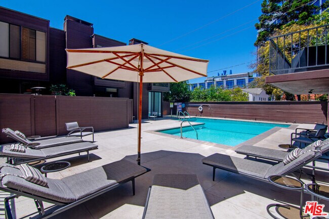 Building Photo - 1033 Carol Dr