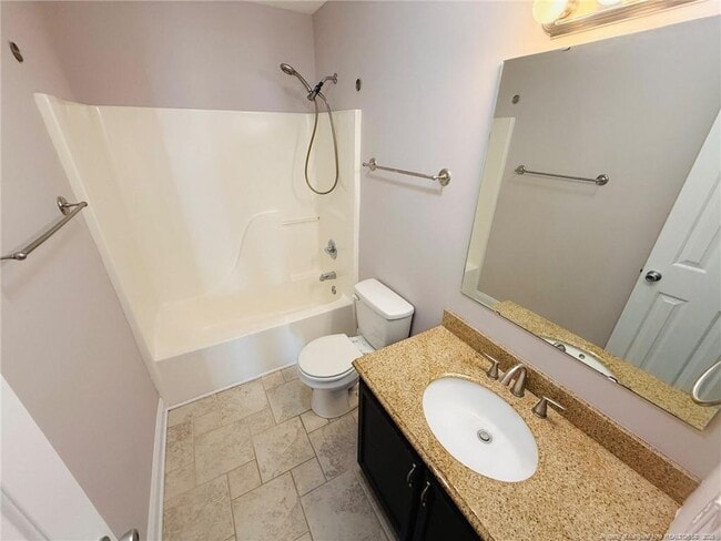 Building Photo - 318 Hawthorn Dr