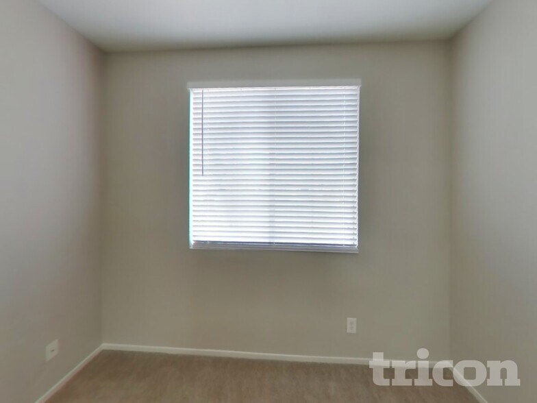 Building Photo - 2911 Extravagant Ave