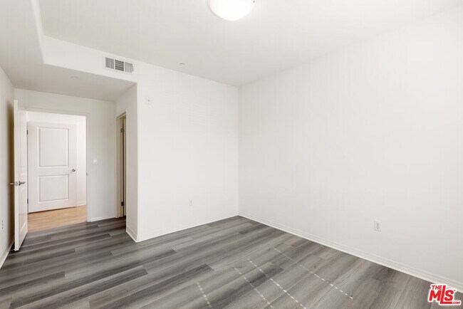 Building Photo - 1408 W Washington Blvd