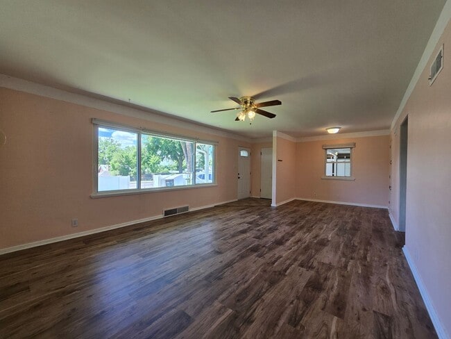 Building Photo - Spacious 4 Bedroom Home with Solar Panels, Fully Fenced Yard on Rimrock Rd