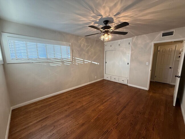 Building Photo - Flexible Living 4 Bedroom Home with Pool & Garage