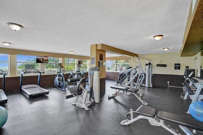 Building Photo - 5200 N Ocean Blvd