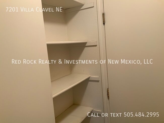 Building Photo - 7201 Villa Clavel NE