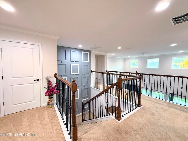 Building Photo - 102 Ann Scott Dr