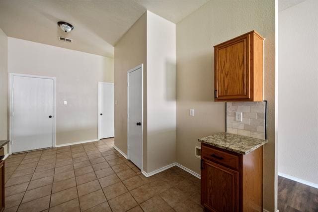 Building Photo - 812 Sierra Cir