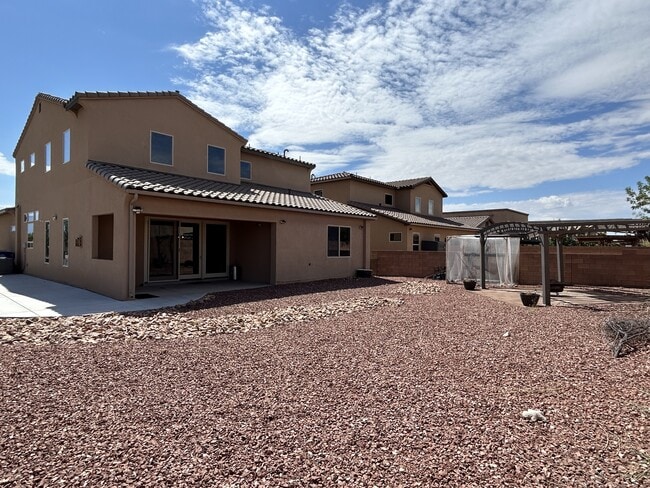 Building Photo - 7115 Vista Terraza Dr NW