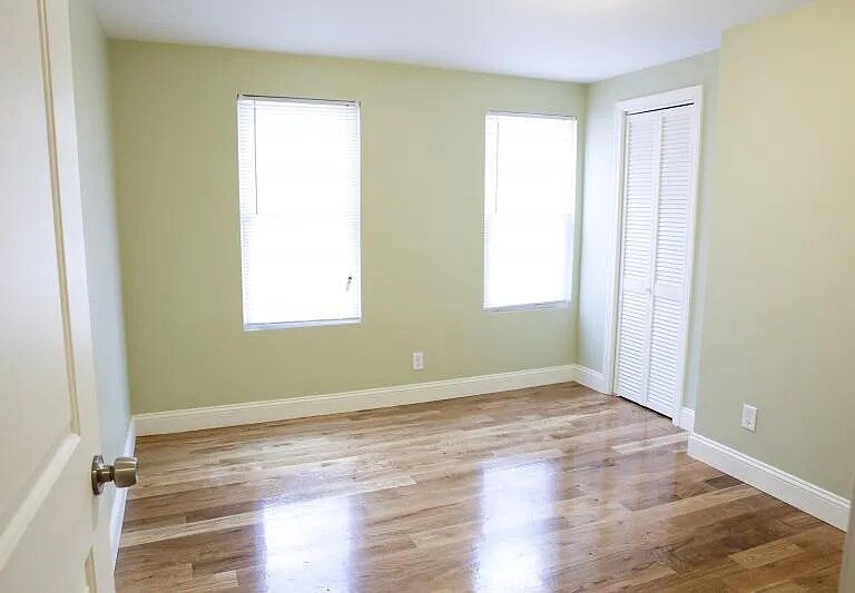 Building Photo - 4043 Washington St