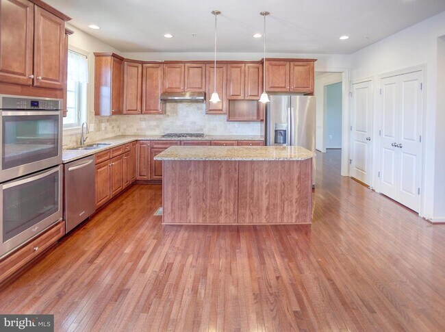 Building Photo - 13336 Redspire Dr