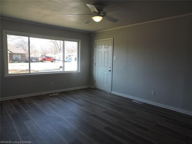 Building Photo - 4801 S 28th St