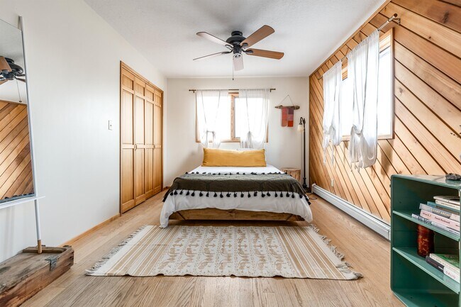 Building Photo - 3995 Nordic Valley Dr