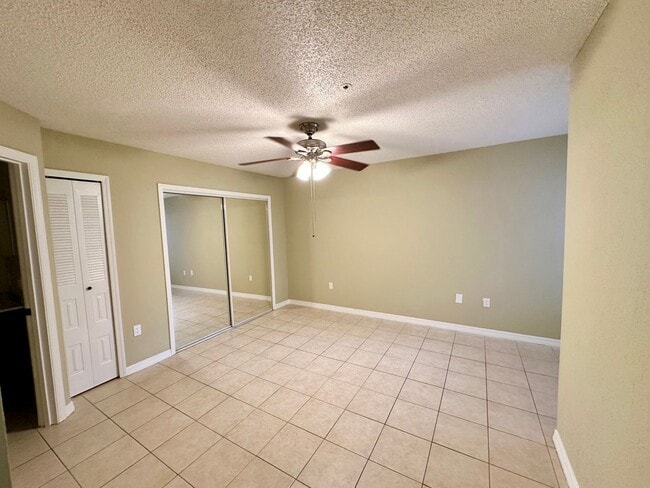 Building Photo - Beautiful bright updated 3/2 condo in Altamonte