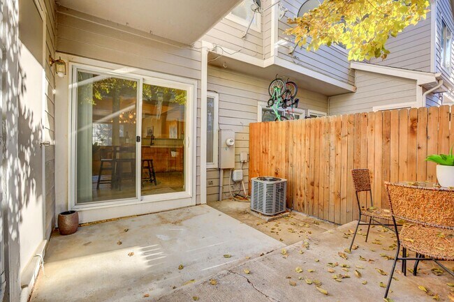 Building Photo - 9643 W Chatfield Ave