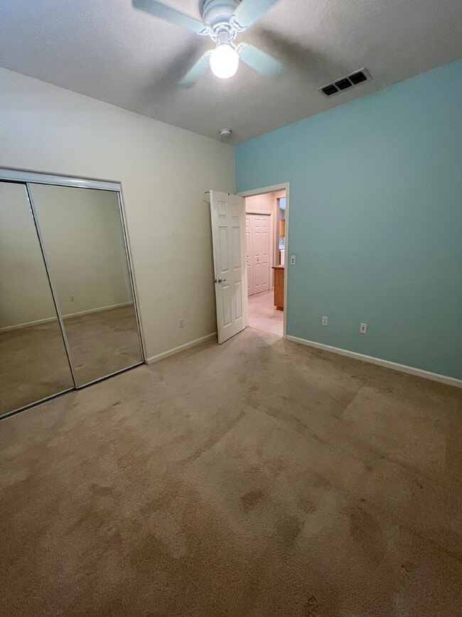 Building Photo - Tracy: $2839 3 bedroom 2 bath single story...