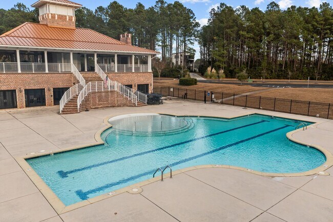 Building Photo - Luxury Home in gated Hampstead Community