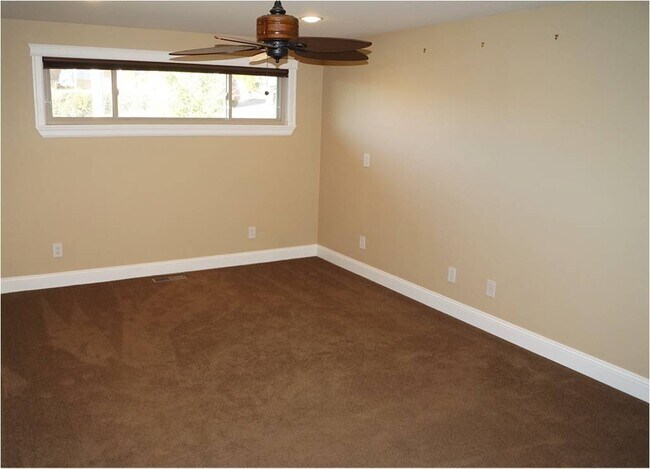 Building Photo - Spectacular Water View of Puget Sound and Mount Rainier