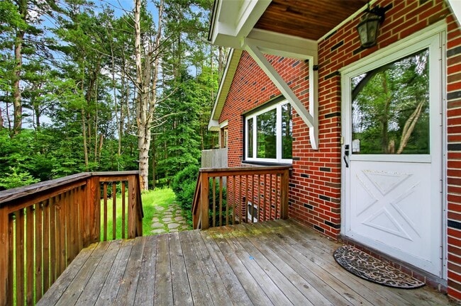 Building Photo - 52 Luxton Lake Rd