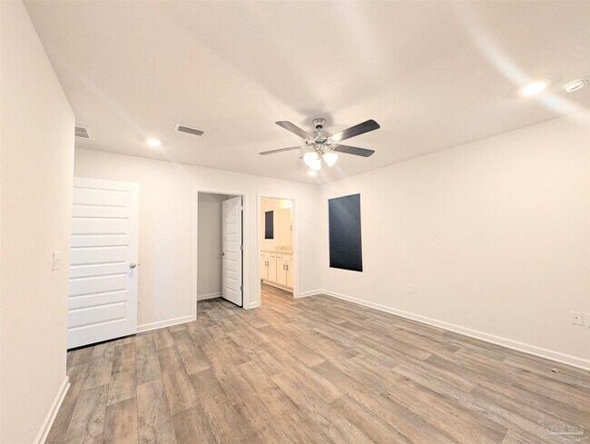 Building Photo - 7516 Oak Lake Blvd