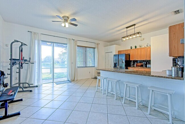 Building Photo - 1921 SE 16th Ave