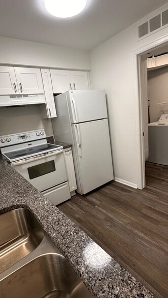 Building Photo - 1524 Porter Cir