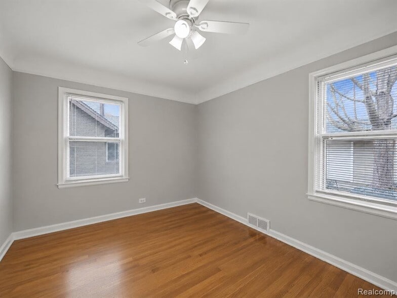 Building Photo - 1646 S Bates St