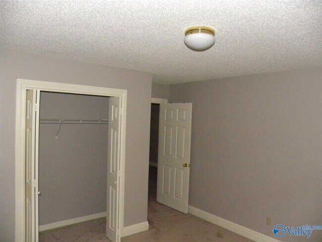 Building Photo - 101 Emerald Ln