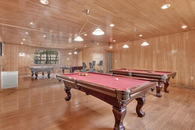 Building Photo - 2871 N Oakland Forest Dr