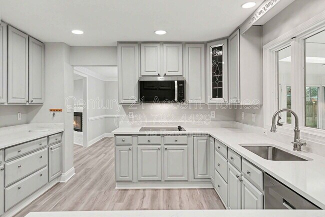 Building Photo - 1012 Aquia Dr