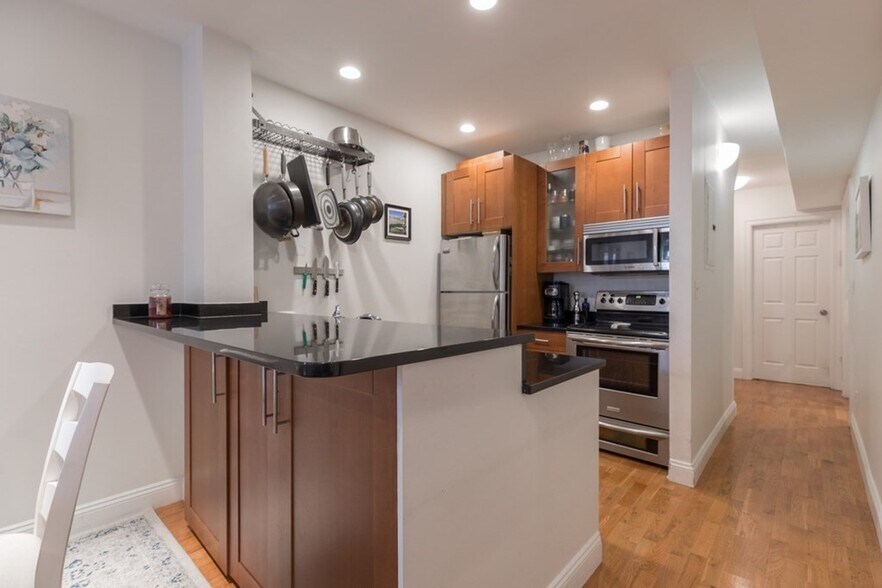 Building Photo - 19 Garrison St