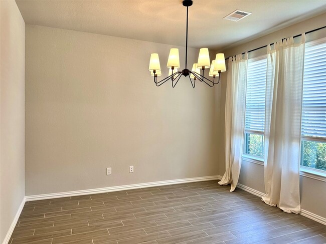 Building Photo - 8319 Divot Trce