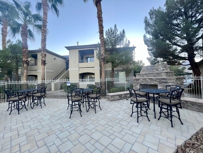 Building Photo - COMING SOON!! CUTE 3 BD/2BA CONDO LOCATED ...