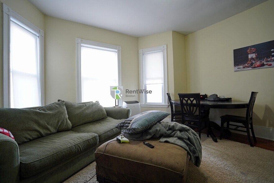 Building Photo - 795 Columbia Rd