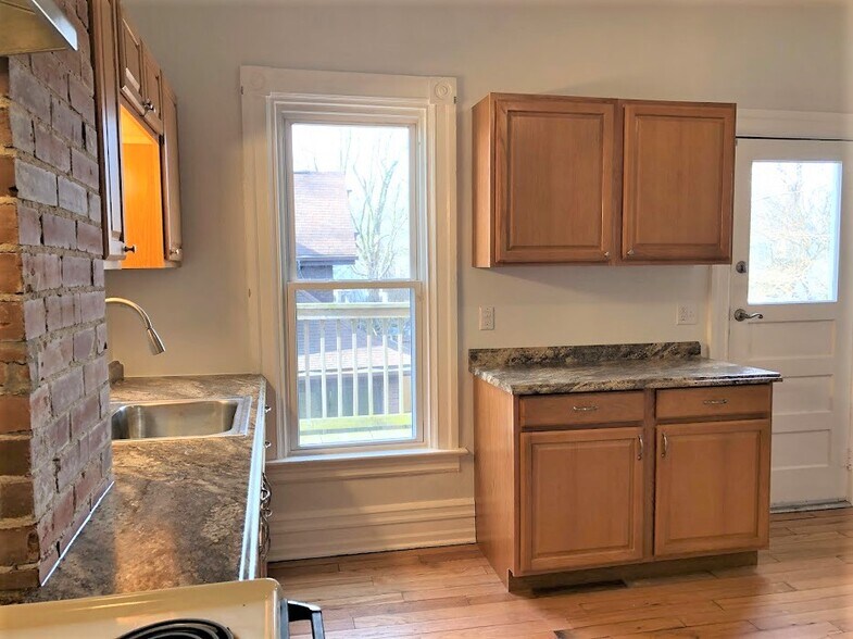Large Thermal Windows - 1108 George