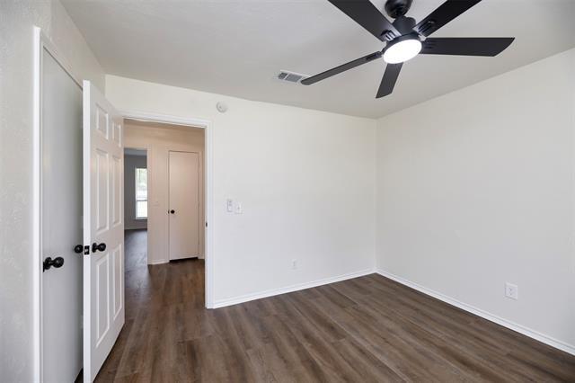 Building Photo - 2621 Pinehurst Dr