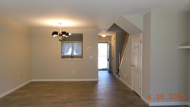 Building Photo - 41 Tamarack Ave